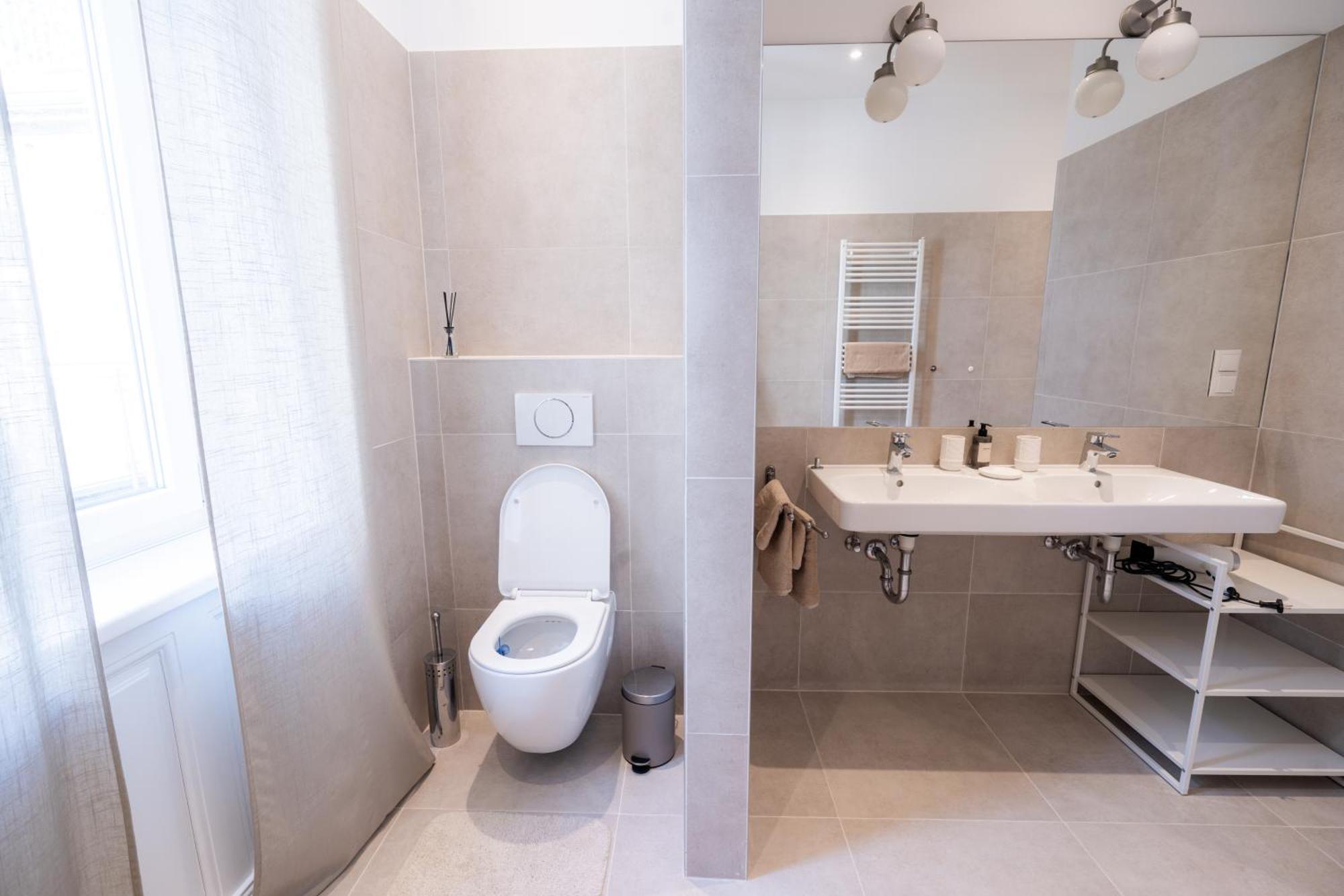 4ty3 - Spacious In The Heart Of The 8th District Is Calling Vienne