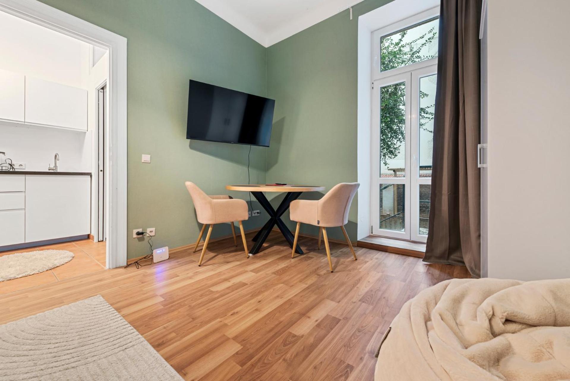 4ty3 - Spacious In The Heart Of The 8th District Is Calling * Vienne